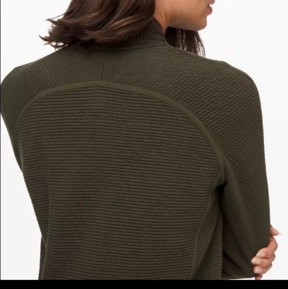 NWOT!! 🍋  Lululemon Jacket  size 4 - Picture 4 of 7